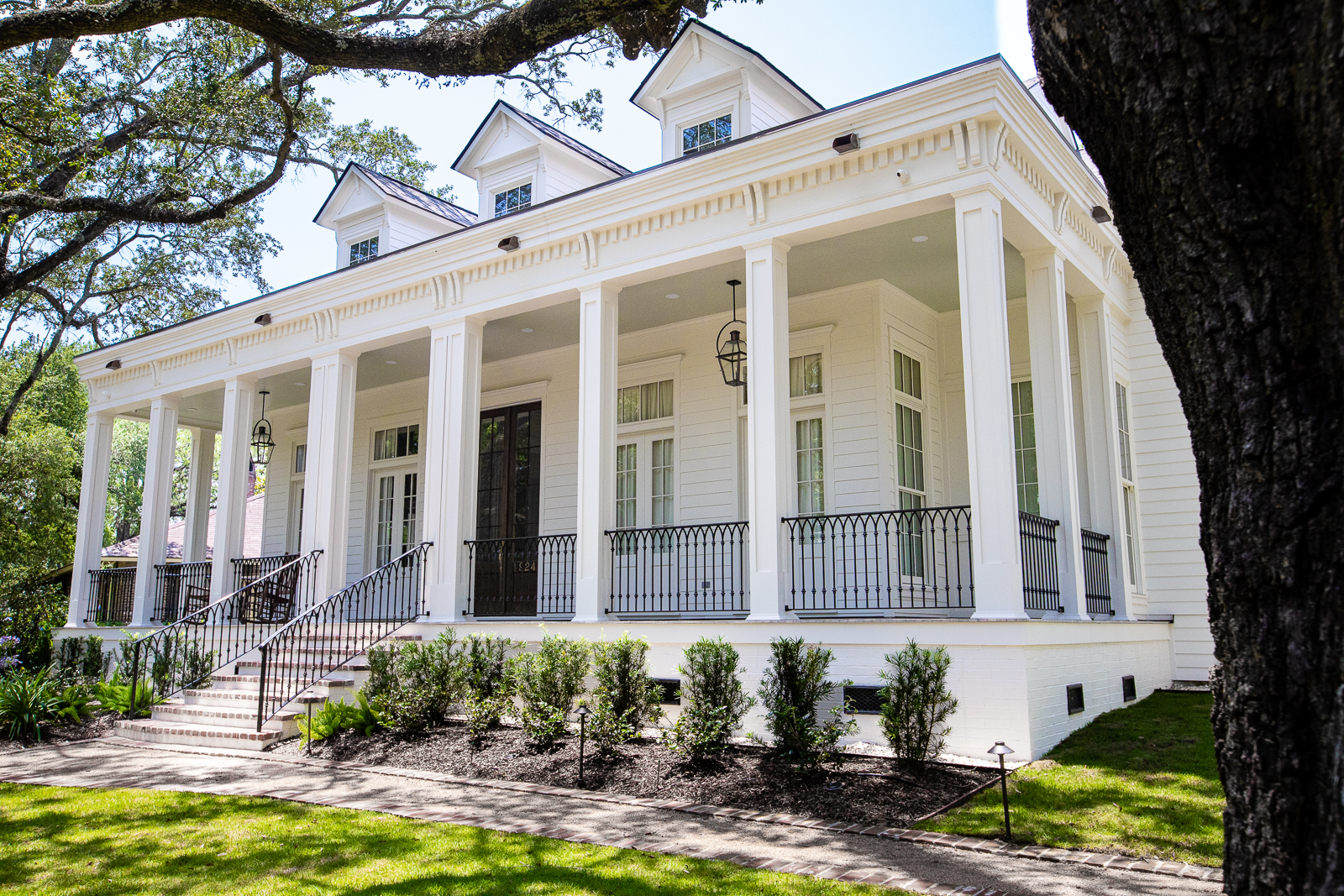 1924 Steele Blvd